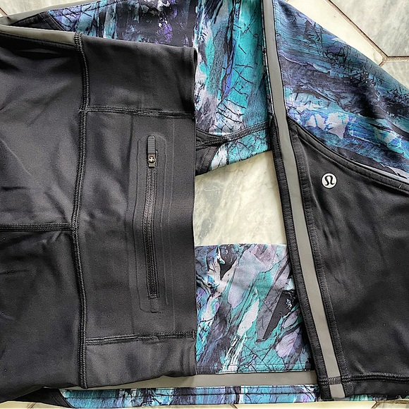 Lululemon Run to Reset Tight - Picture 2 of 3